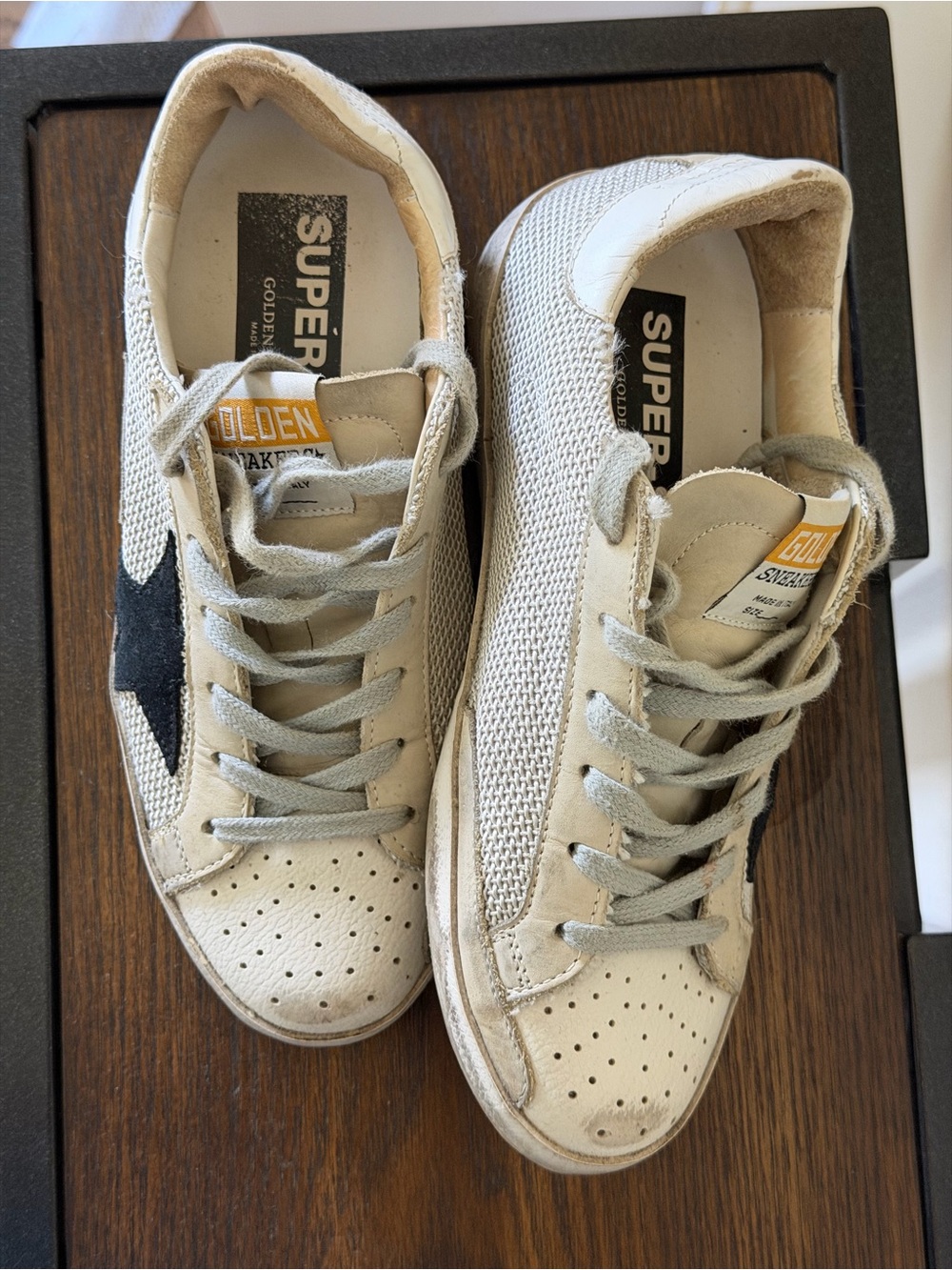 Golden Goose | Beige & Black Low-Top Sneakers